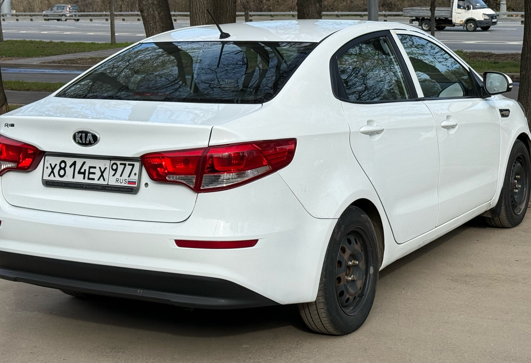 Аренда kia rio эконом класса 2016 года в городе Москва Нахимовский проспект от 3192 руб./сутки, передний привод, двигатель: бензин, объем 1.4 литра, без водителя, недорого, вид 7 - RentRide