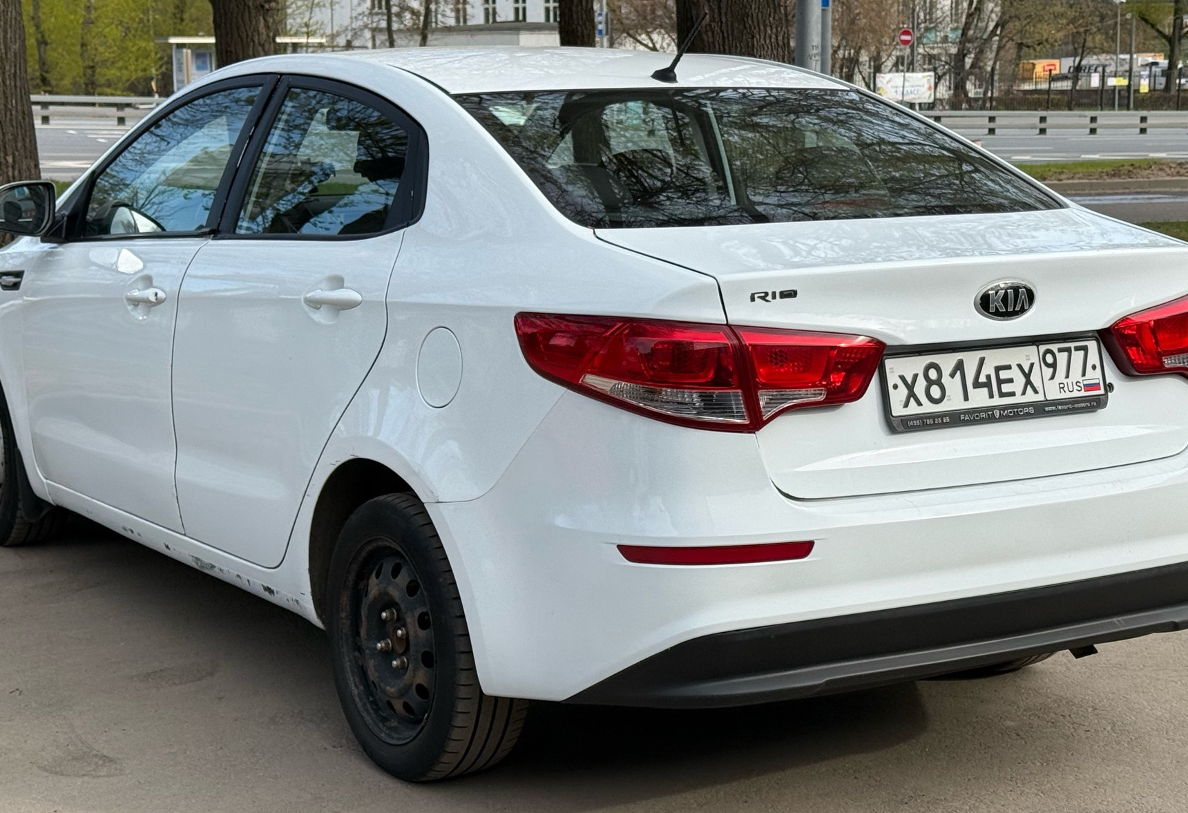 Аренда kia rio эконом класса 2016 года в городе Москва Нахимовский проспект от 3192 руб./сутки, передний привод, двигатель: бензин, объем 1.4 литра, без водителя, недорого, вид 6 - RentRide