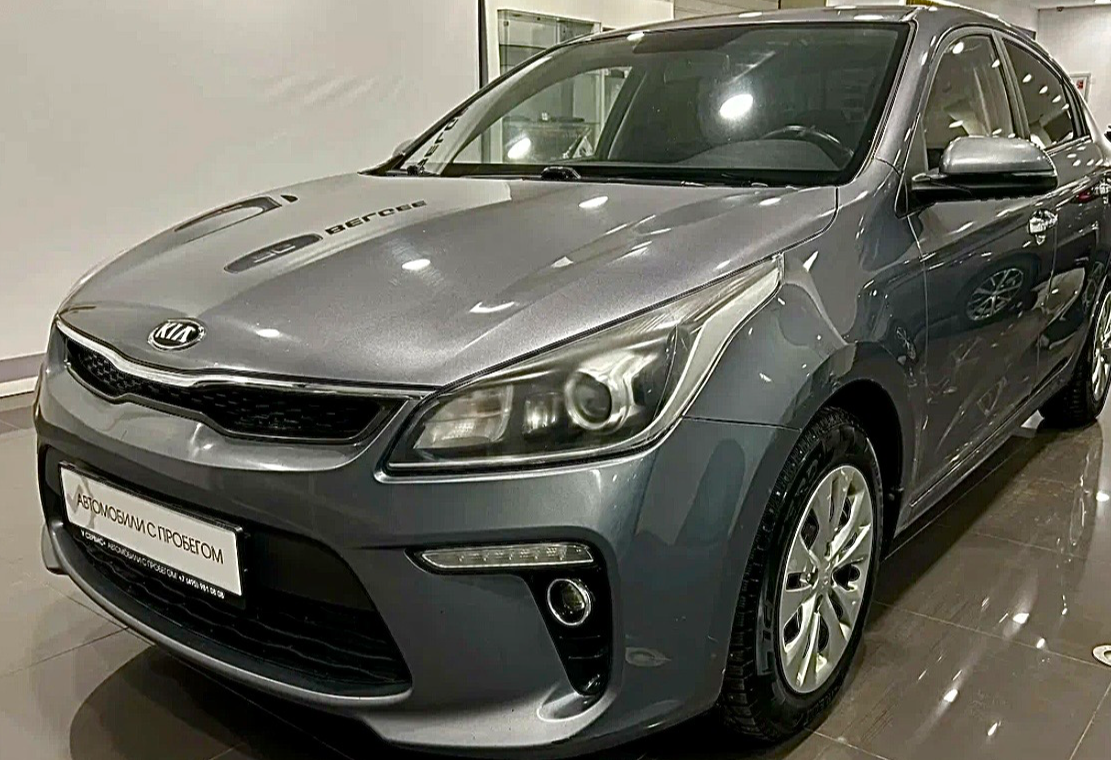 Аренда kia rio эконом класса 2020 года в городе Москва Саларьево от 2050 руб./сутки, передний привод, двигатель: бензин, объем 1.6 литров, ОСАГО (Мультидрайв), без водителя, недорого - RentRide