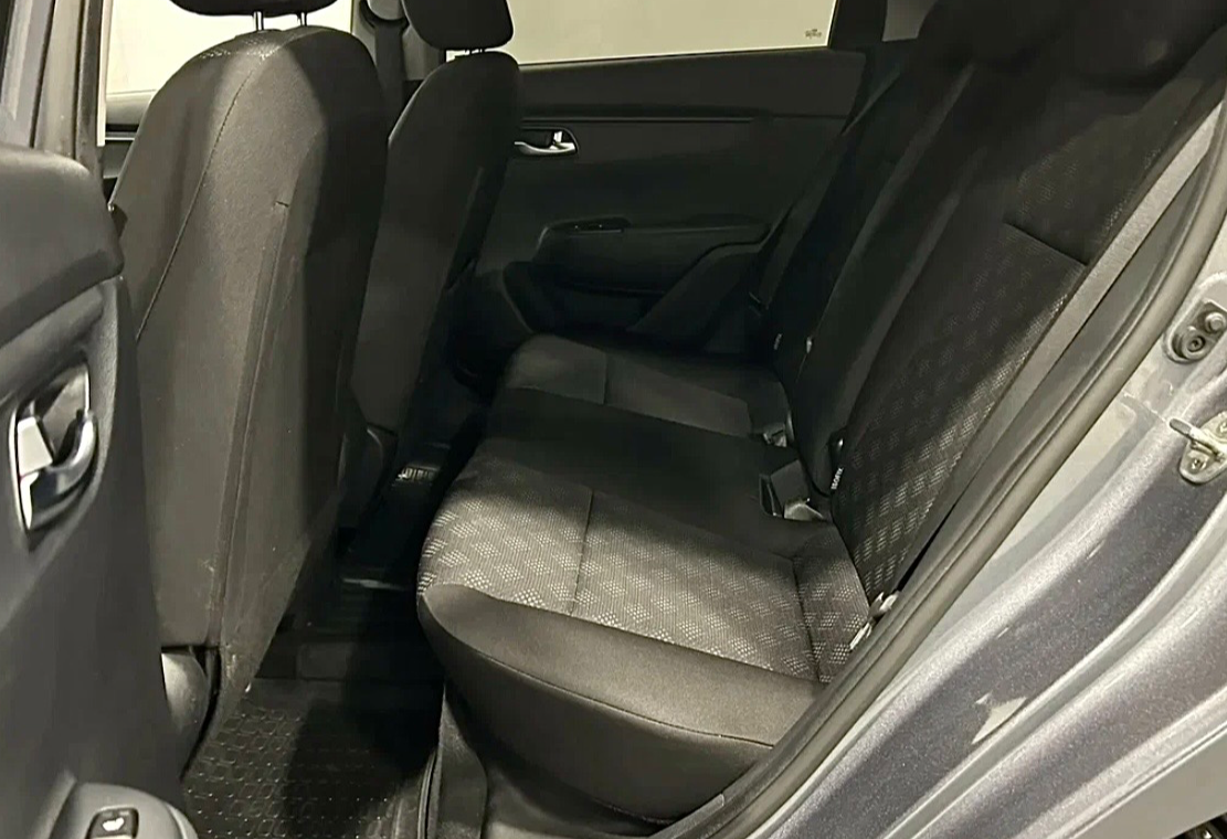 Аренда kia rio эконом класса 2020 года в городе Москва Саларьево от 2050 руб./сутки, передний привод, двигатель: бензин, объем 1.6 литров, ОСАГО (Мультидрайв), без водителя, недорого, вид 5 - RentRide