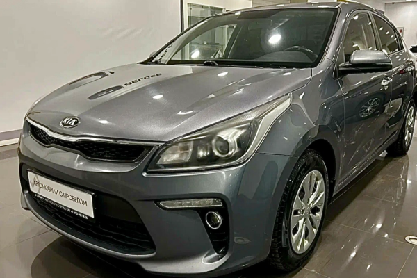 Прокат авто kia rio эконом класса 2020 года в городе Москва Саларьево от 2050 руб./сутки, передний привод, двигатель: бензин, объем 1.6 литров, ОСАГО (Мультидрайв), без водителя, недорого - RentRide
