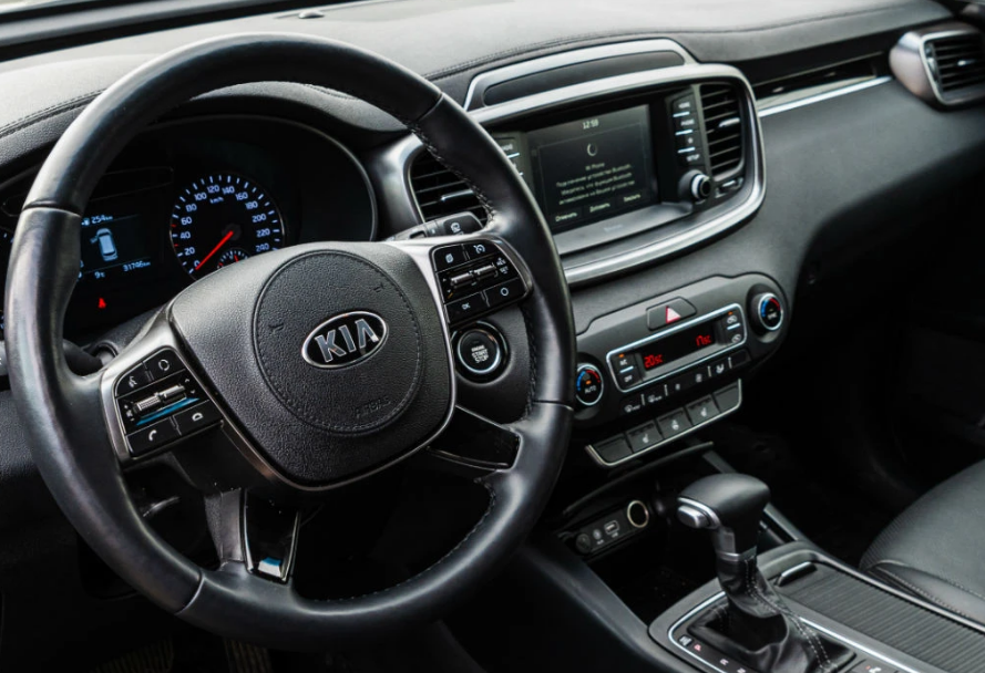Аренда kia sorento комфорт класса 2019 года в городе Москва Нахимовский проспект от 5920 руб./сутки, передний привод, двигатель: бензин, объем 2.4 литра, ОСАГО (Мультидрайв), без водителя, недорого, вид 6 - RentRide