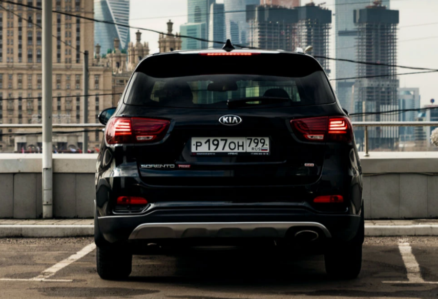 Аренда kia sorento комфорт класса 2019 года в городе Москва Нахимовский проспект от 5920 руб./сутки, передний привод, двигатель: бензин, объем 2.4 литра, ОСАГО (Мультидрайв), без водителя, недорого, вид 5 - RentRide