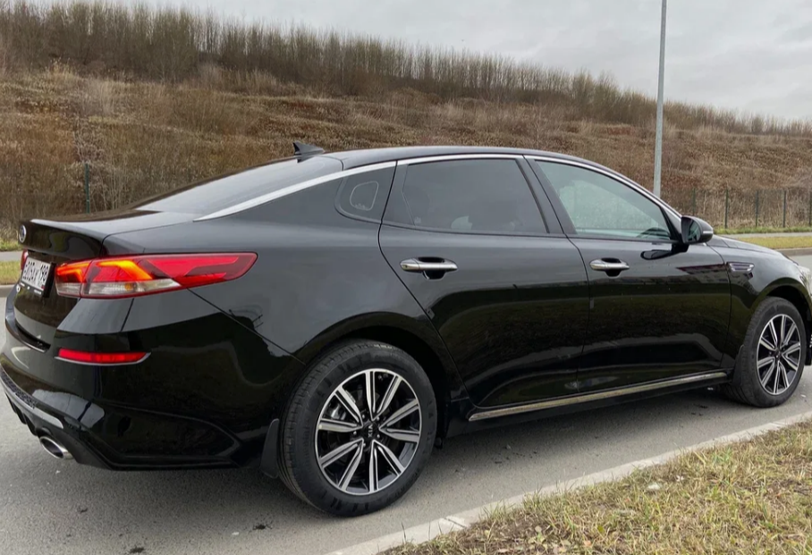 Аренда kia optima комфорт класса 2019 года в городе Москва Нахимовский проспект от 4800 руб./сутки, передний привод, двигатель: бензин, объем 2 литра, ОСАГО (Мультидрайв), без водителя, недорого, вид 2 - RentRide