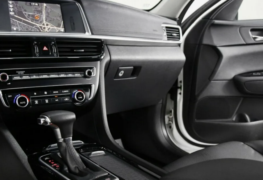 Аренда kia optima комфорт класса 2019 года в городе Москва Нахимовский проспект от 4800 руб./сутки, передний привод, двигатель: бензин, объем 2 литра, ОСАГО (Мультидрайв), без водителя, недорого, вид 6 - RentRide