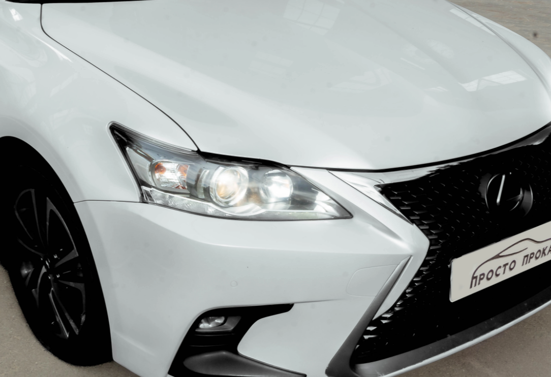 Аренда lexus ct комфорт класса 2018 года в городе Москва Нахимовский проспект от 4400 руб./сутки, передний привод, двигатель: гибрид, объем 1.8 литров, ОСАГО (Мультидрайв), без водителя, недорого, вид 3 - RentRide
