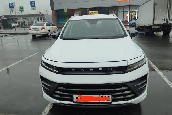 Прокат авто exeed lx комфорт класса 2023 года в городе Ростов-на-Дону от 2560 руб./сутки, передний привод, двигатель: газ, объем 1.5 литров, ОСАГО (Впишу в полис), без водителя, недорого - RentRide