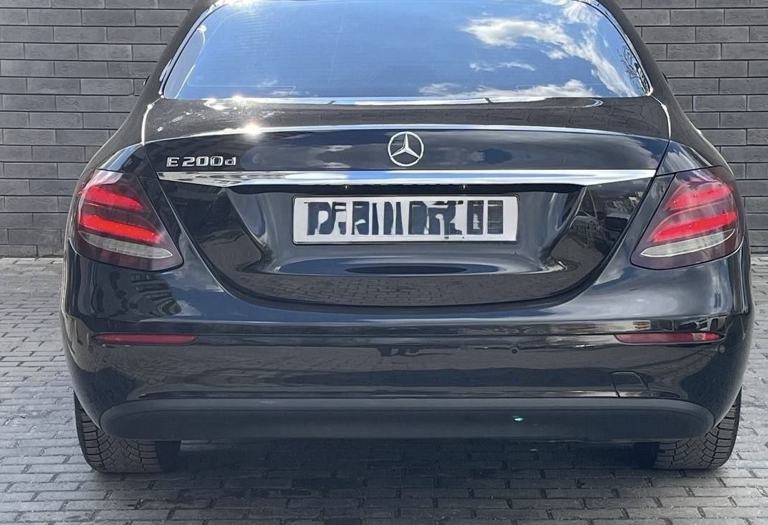 Аренда mercedes-benz e-klass бизнес класса 2020 года в городе Москва Коломенская от 6000 руб./сутки, задний привод, двигатель: дизель, объем 2 литра, ОСАГО (Впишу в полис), без водителя, недорого, вид 4 - RentRide