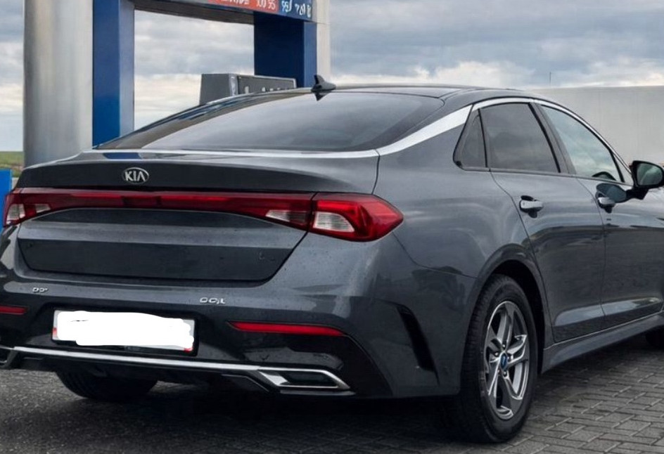 Аренда kia k5 2021 года в городе Москва от 4400 руб./сутки, передний привод, двигатель: бензин, объем 1.6 литров, без водителя, недорого, вид 2 - RentRide