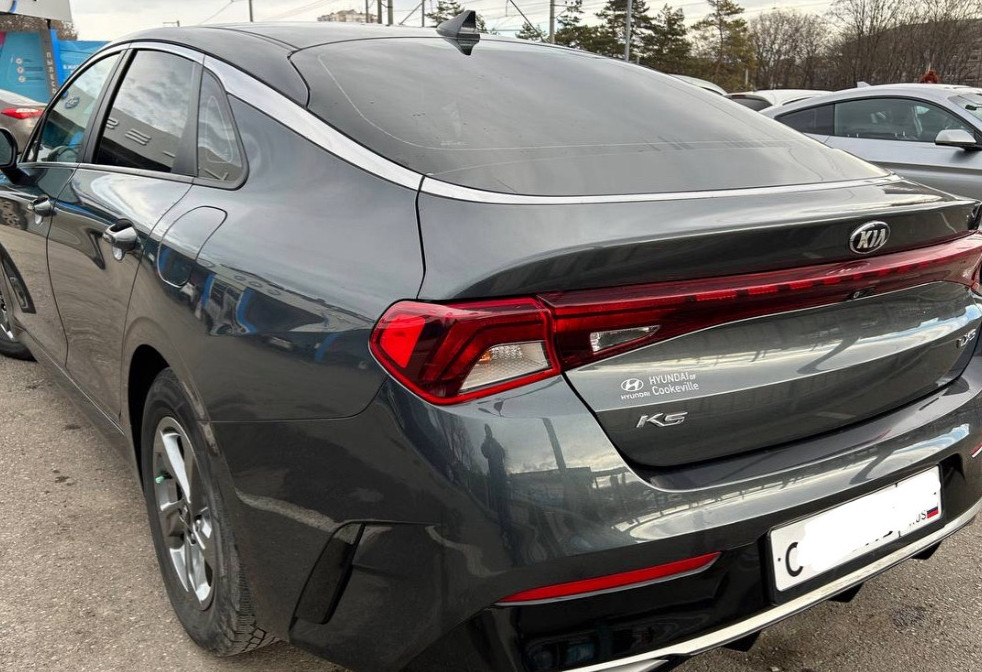 Аренда kia k5 2021 года в городе Москва от 4400 руб./сутки, передний привод, двигатель: бензин, объем 1.6 литров, без водителя, недорого, вид 4 - RentRide