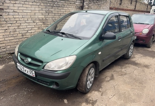 Аренда hyundai getz эконом класса 2006 года в городе Москва Селигерская от 1200 руб./сутки, передний привод, двигатель: бензин, объем 1.1 литр, ОСАГО (Впишу в полис), без водителя, недорого - RentRide