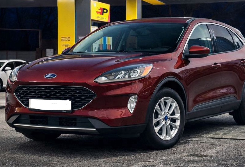 Аренда ford escape бизнес класса 2021 года в городе Москва от 5040 руб./сутки, полный привод, двигатель: бензин, объем 1.5 литров, ОСАГО (Мультидрайв), без водителя, недорого - RentRide