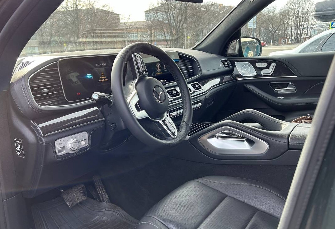 Аренда mercedes-benz gle-amg бизнес класса 2021 года в городе Москва от 14800 руб./сутки, полный привод, двигатель: бензин, объем 2 литра, каско (Впишу в полис), ОСАГО (Впишу в полис), без водителя, недорого, вид 9 - RentRide