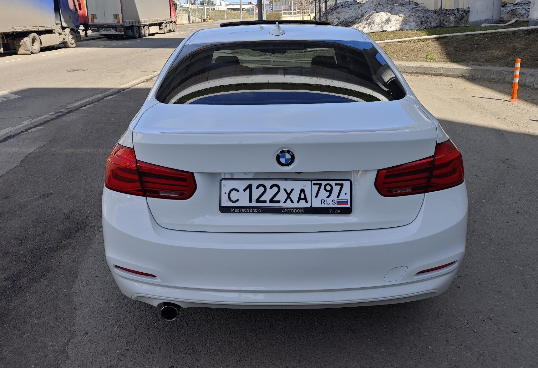 Аренда bmw 3-serii бизнес класса 2018 года в городе Москва Дубровка от 5600 руб./сутки, полный привод, двигатель: бензин, объем 2 литра, ОСАГО (Впишу в полис), без водителя, недорого, вид 5 - RentRide