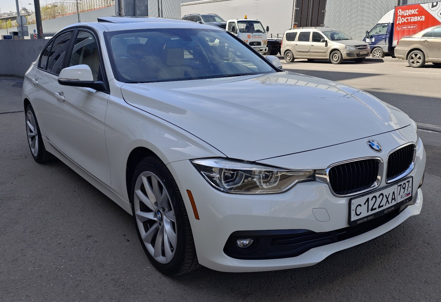 Аренда bmw 3-serii бизнес класса 2018 года в городе Москва Дубровка от 5600 руб./сутки, полный привод, двигатель: бензин, объем 2 литра, ОСАГО (Впишу в полис), без водителя, недорого, вид 3 - RentRide