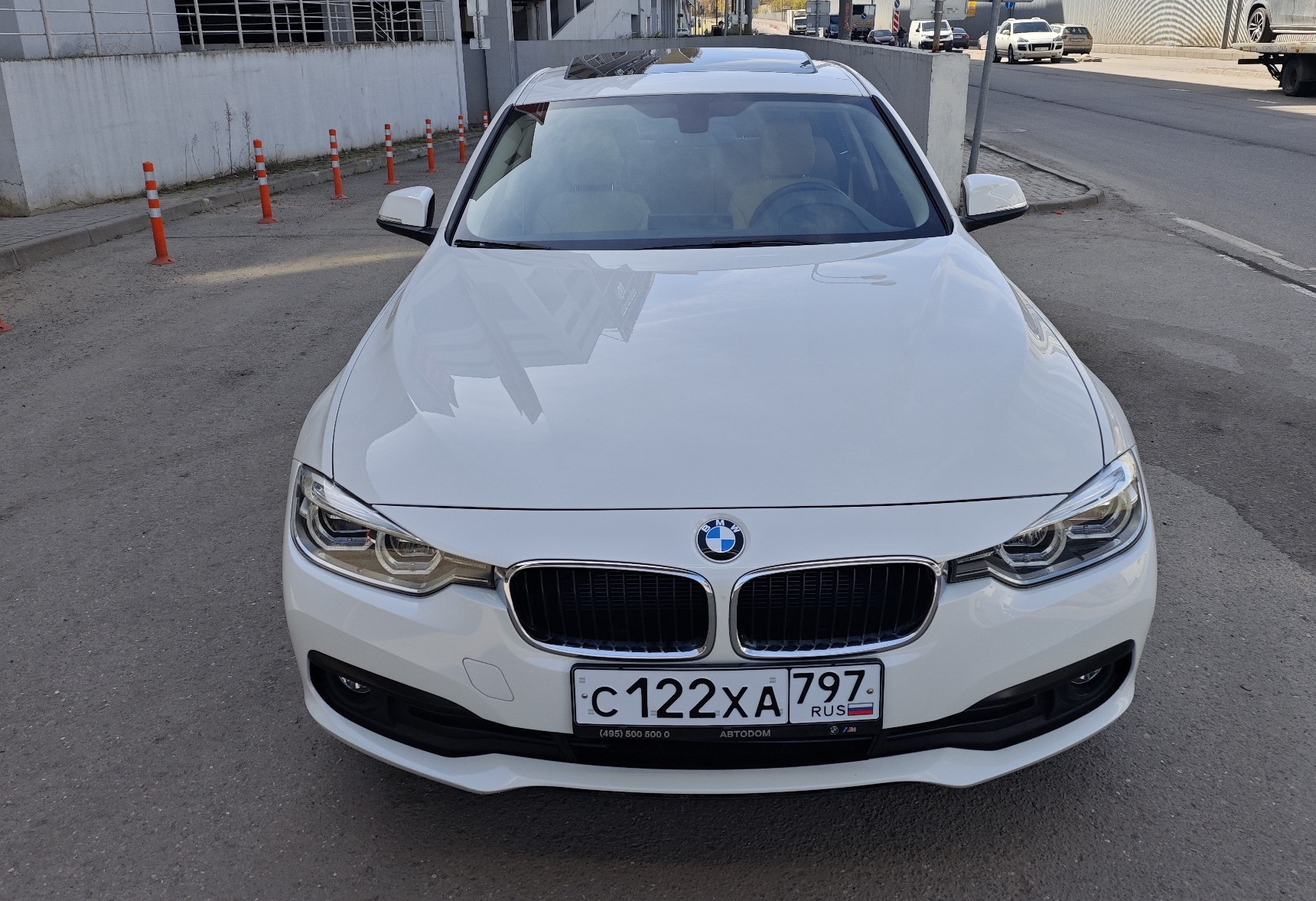 Аренда bmw 3-serii бизнес класса 2018 года в городе Москва Дубровка от 5600 руб./сутки, полный привод, двигатель: бензин, объем 2 литра, ОСАГО (Впишу в полис), без водителя, недорого, вид 2 - RentRide