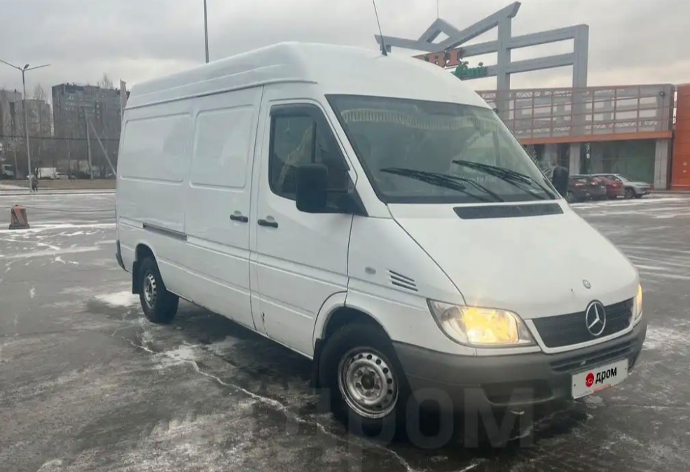 Аренда mercedes-benz sprinter-classic-van 2017 года в городе Москва от 3600 руб./сутки, задний привод, двигатель: дизель, объем 2.2 литра, ОСАГО (Впишу в полис), без водителя, недорого, вид 2 - RentRide