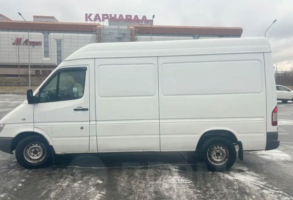 Аренда mercedes-benz sprinter-classic-van 2017 года в городе Москва от 3600 руб./сутки, задний привод, двигатель: дизель, объем 2.2 литра, ОСАГО (Впишу в полис), без водителя, недорого, вид 6 - RentRide
