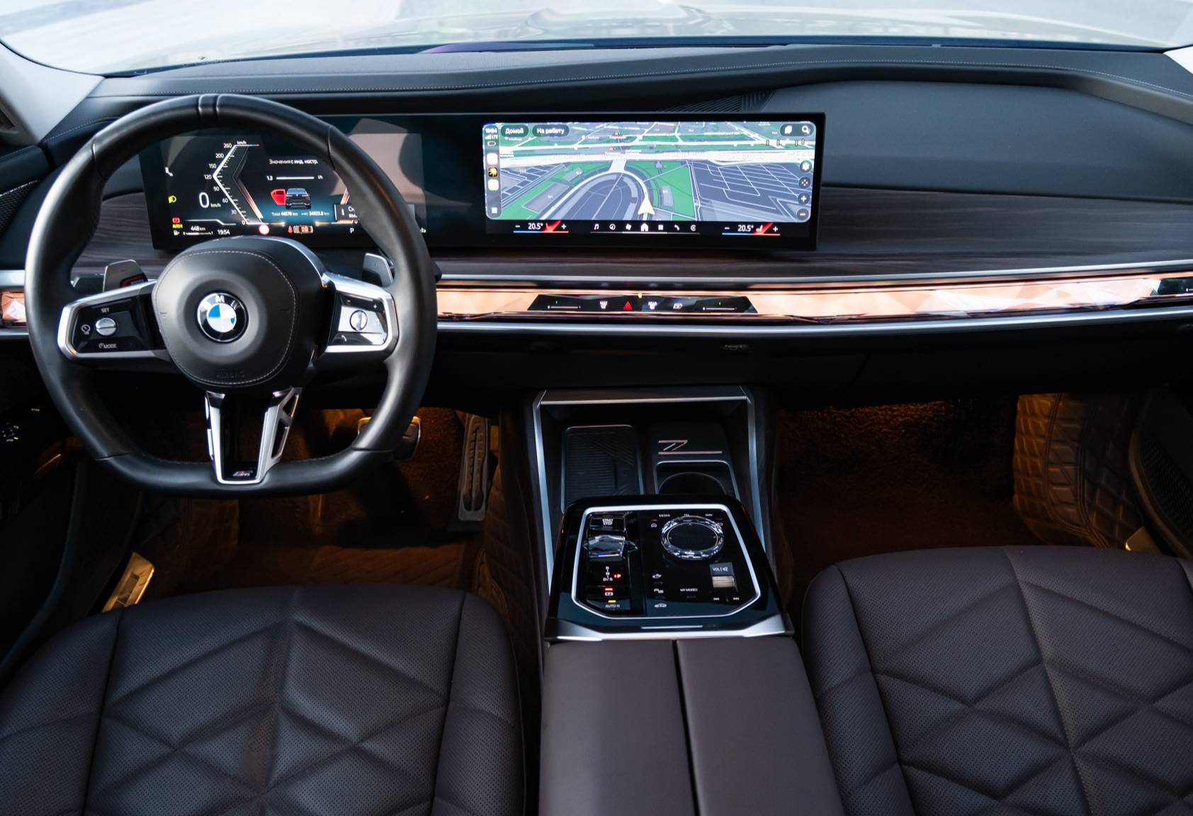 Аренда bmw 7-serii премиум класса 2022 года в городе Москва Тульская от 29600 руб./сутки, задний привод, двигатель: бензин, объем 3 литра, каско (Мультидрайв), ОСАГО (Мультидрайв), без водителя, недорого, вид 4 - RentRide