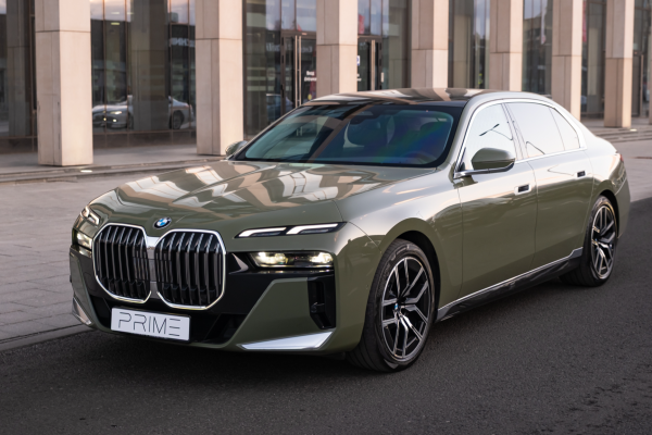Прокат авто bmw 7-serii премиум класса 2022 года в городе Москва Тульская от 29600 руб./сутки, задний привод, двигатель: бензин, объем 3 литра, каско (Мультидрайв), ОСАГО (Мультидрайв), без водителя, недорого - RentRide