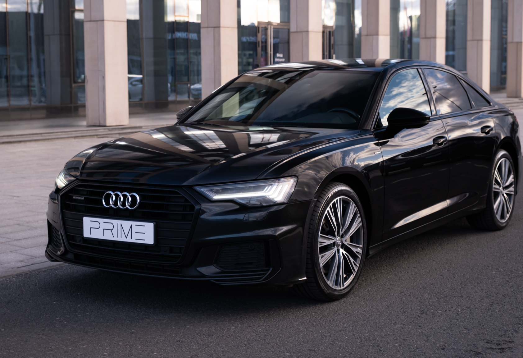 Аренда audi a6 премиум класса 2019 года в городе Москва Тульская от 10320 руб./сутки, полный привод, двигатель: бензин, объем 3 литра, каско (Мультидрайв), ОСАГО (Мультидрайв), без водителя, недорого - RentRide