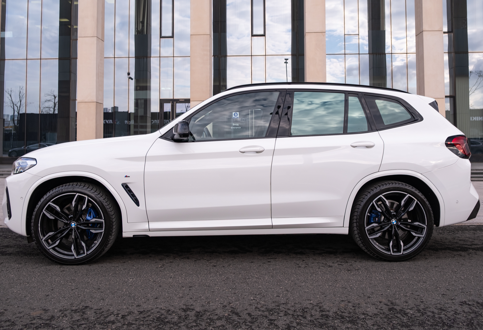 Аренда bmw x3 премиум класса 2022 года в городе Москва Тульская от 15120 руб./сутки, полный привод, двигатель: бензин, объем 3 литра, каско (Мультидрайв), ОСАГО (Мультидрайв), без водителя, недорого, вид 2 - RentRide
