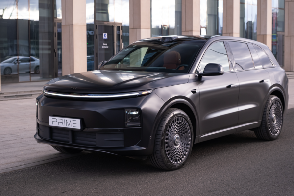 Прокат авто lixiang l6 премиум класса 2024 года в городе Москва Тульская от 14000 руб./сутки, полный привод, двигатель: гибрид, объем 1.5 литров, каско (Мультидрайв), ОСАГО (Мультидрайв), без водителя, недорого - RentRide