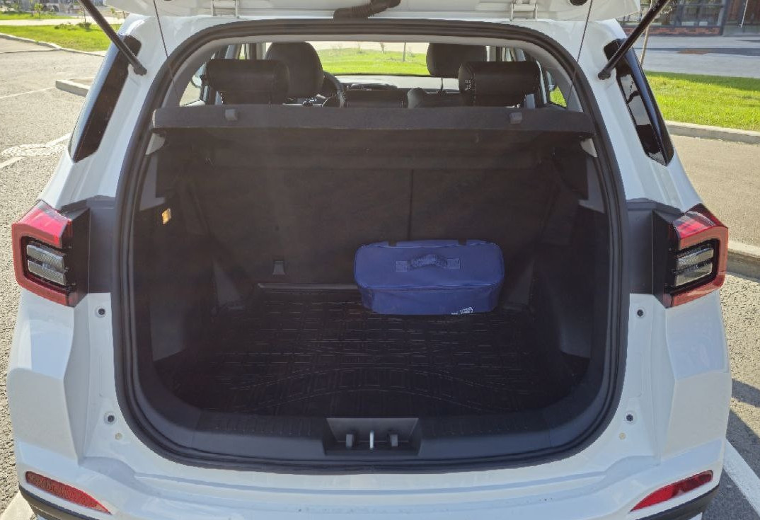 Аренда chery tiggo-4 эконом класса 2023 года в городе Москва Таганская от 3200 руб./сутки, передний привод, двигатель: бензин, объем 1.5 литров, каско (Мультидрайв), ОСАГО (Мультидрайв), без водителя, недорого, вид 3 - RentRide