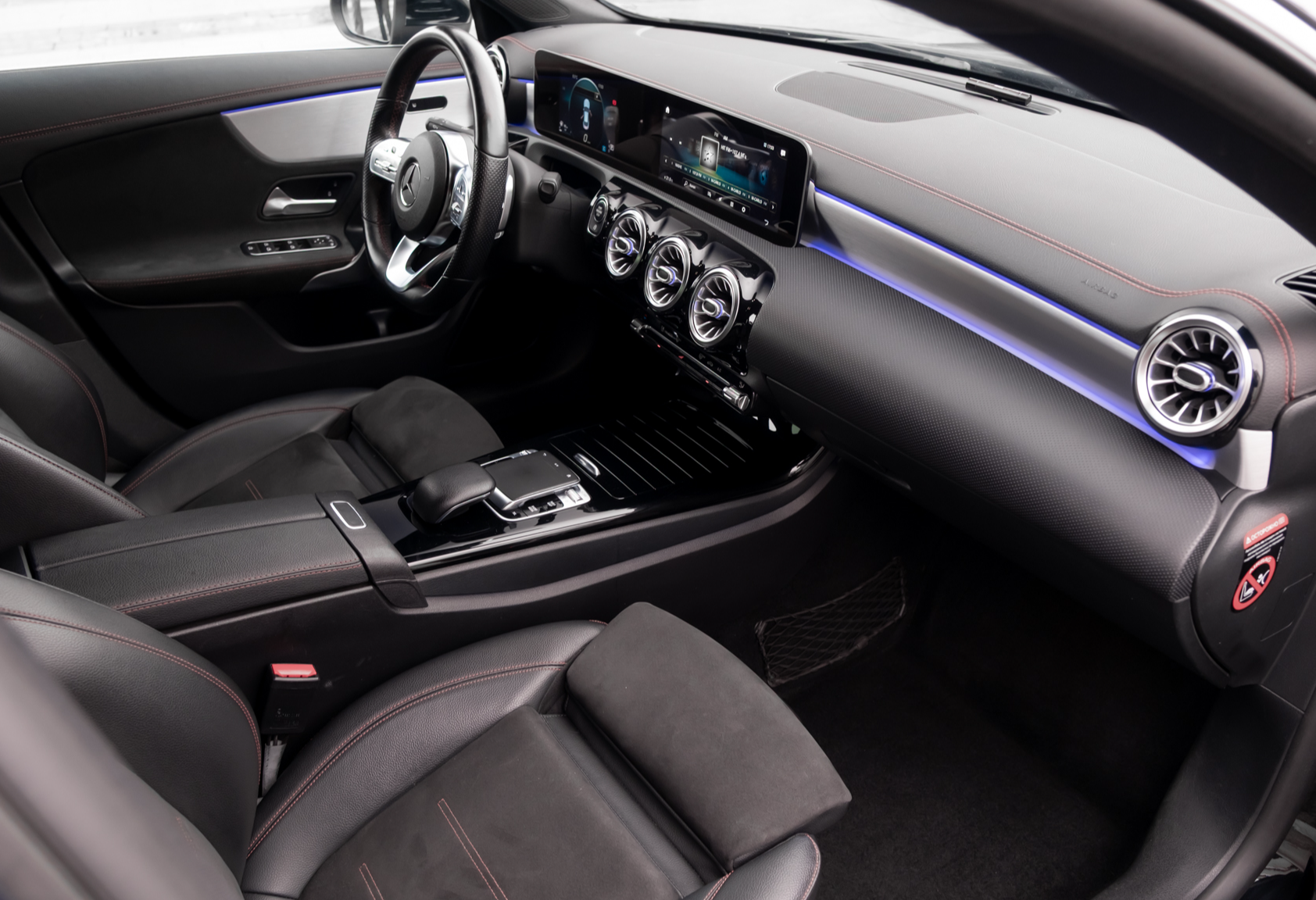 Аренда mercedes-benz cla бизнес класса 2019 года в городе Москва Тульская от 6320 руб./сутки, передний привод, двигатель: бензин, объем 1.3 литра, каско (Мультидрайв), ОСАГО (Мультидрайв), без водителя, недорого, вид 5 - RentRide