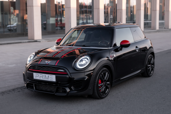 Прокат авто mini hatch бизнес класса 2018 года в городе Москва Тульская от 8800 руб./сутки, передний привод, двигатель: бензин, объем 2 литра, каско (Мультидрайв), ОСАГО (Мультидрайв), без водителя, недорого - RentRide