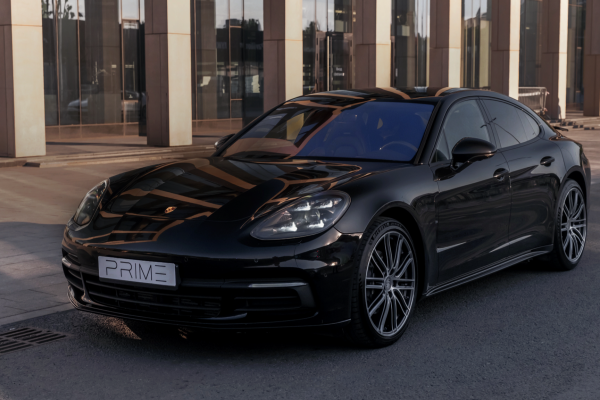 Прокат авто porsche panamera премиум класса 2020 года в городе Москва Тульская от 21520 руб./сутки, полный привод, двигатель: бензин, объем 2.9 литров, каско (Мультидрайв), ОСАГО (Мультидрайв), без водителя, недорого - RentRide