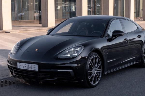 Прокат авто porsche panamera премиум класса 2020 года в городе Москва Тульская от 21520 руб./сутки, полный привод, двигатель: бензин, объем 2.9 литров, каско (Мультидрайв), ОСАГО (Мультидрайв), без водителя, недорого - RentRide