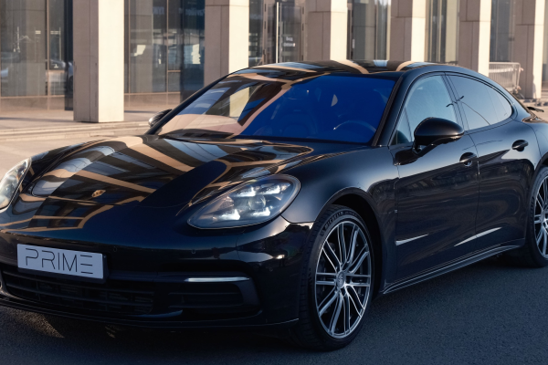 Прокат авто porsche panamera премиум класса 2020 года в городе Москва Тульская от 21520 руб./сутки, полный привод, двигатель: бензин, объем 2.9 литров, каско (Мультидрайв), ОСАГО (Мультидрайв), без водителя, недорого - RentRide