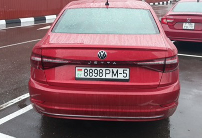 Аренда volkswagen jetta эконом класса 2025 года в городе Москва Волгоградский проспект от 4000 руб./сутки, передний привод, двигатель: бензин, объем 1500 литров, ОСАГО (Мультидрайв), без водителя, недорого, вид 3 - RentRide