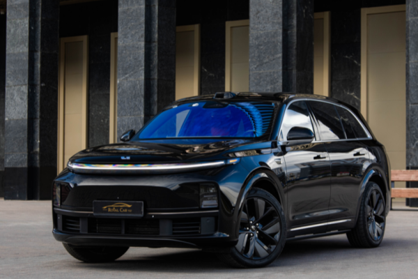 Прокат авто lixiang l7 бизнес класса 2023 года в городе Москва от 13200 руб./сутки, полный привод, двигатель: гибрид, объем 1.5 литров, ОСАГО (Мультидрайв), без водителя, недорого - RentRide