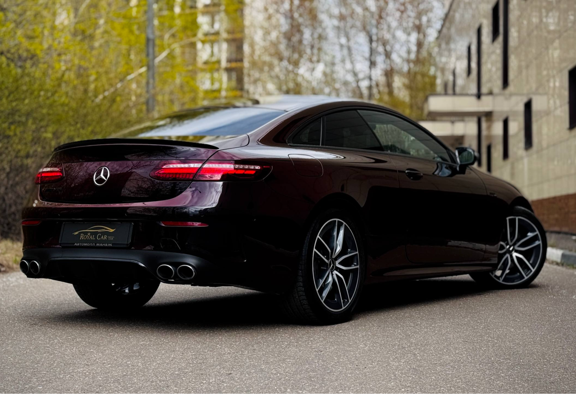 Аренда mercedes-benz e-klass-amg бизнес класса 2020 года в городе Москва от 16800 руб./сутки, полный привод, двигатель: бензин, объем 3 литра, ОСАГО (Мультидрайв), без водителя, недорого, вид 5 - RentRide