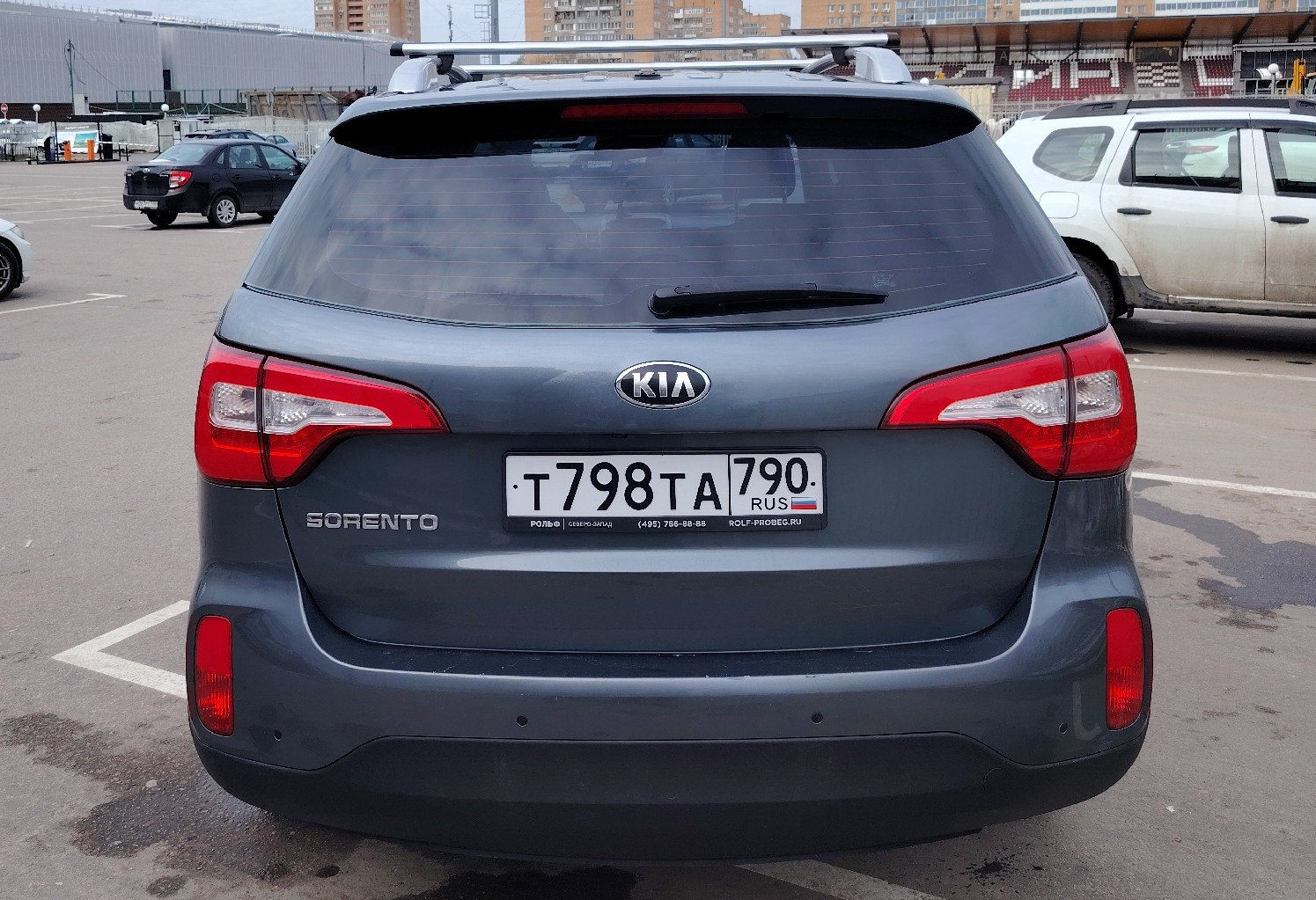Аренда kia sorento комфорт класса 2014 года в городе Москва Минская от 4000 руб./сутки, передний привод, двигатель: бензин, объем 2.4 литра, ОСАГО (Впишу в полис), без водителя, недорого, вид 3 - RentRide