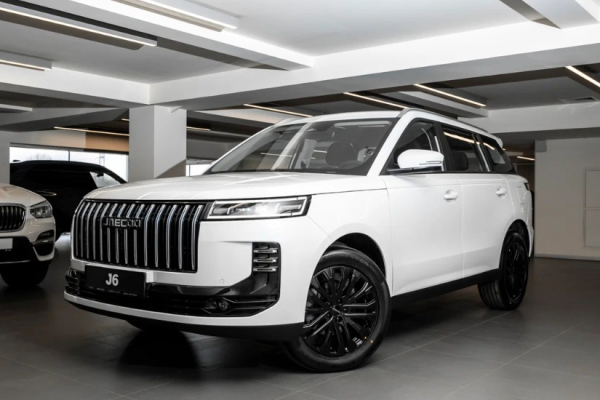 Прокат авто jaecoo j6 бизнес класса 2026 года в городе Москва Чертановская от 5320 руб./сутки, передний привод, двигатель: бензин, объем 1.5 литров, каско (Мультидрайв), ОСАГО (Мультидрайв), без водителя, недорого - RentRide