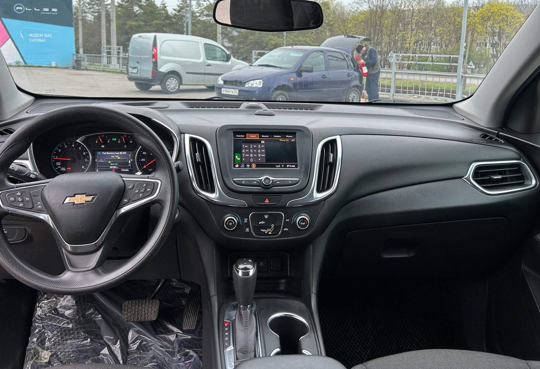 Аренда chevrolet equinox стандарт класса 2021 года в городе Москва от 4880 руб./сутки, полный привод, двигатель: бензин, объем 1.5 литров, ОСАГО (Впишу в полис), без водителя, недорого, вид 5 - RentRide