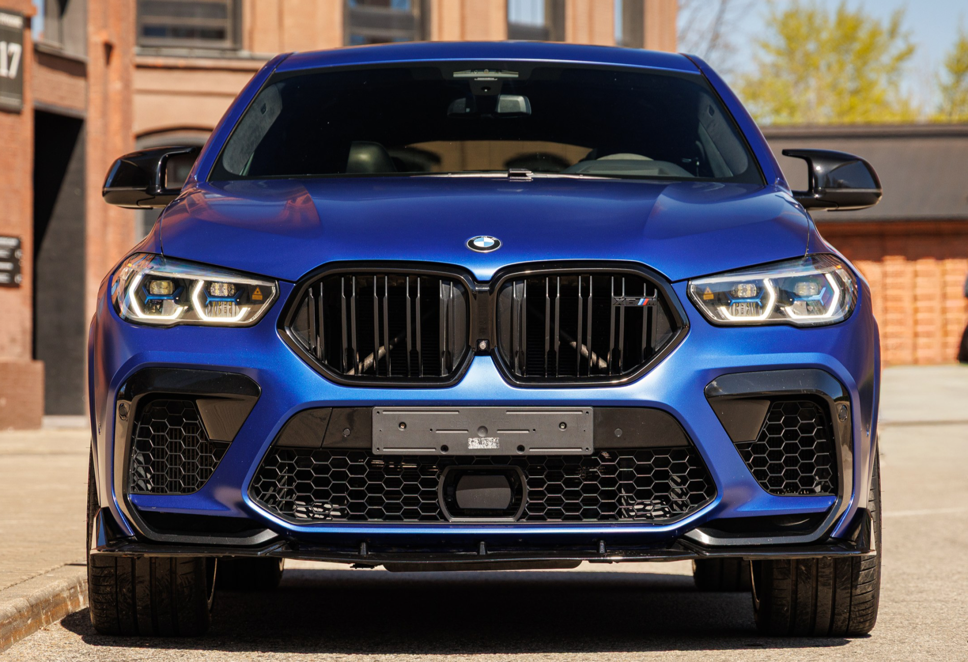 Аренда bmw x6-m премиум класса 2020 года в городе Москва Лермонтовский проспект от 28720 руб./сутки, полный привод, двигатель: бензин, объем 4.4 литра, каско (Мультидрайв), ОСАГО (Мультидрайв), без водителя, недорого, вид 4 - RentRide