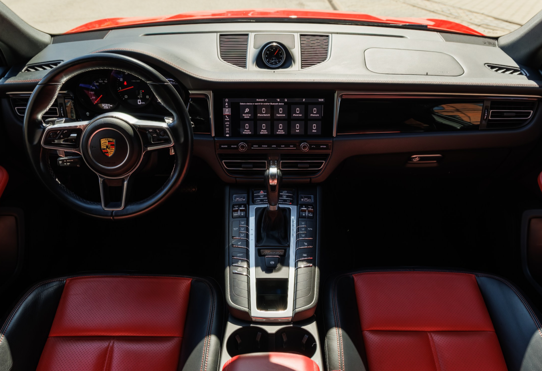 Аренда porsche macan премиум класса 2021 года в городе Москва Лермонтовский проспект от 11120 руб./сутки, полный привод, двигатель: бензин, объем 2 литра, ОСАГО (Мультидрайв), без водителя, недорого, вид 7 - RentRide