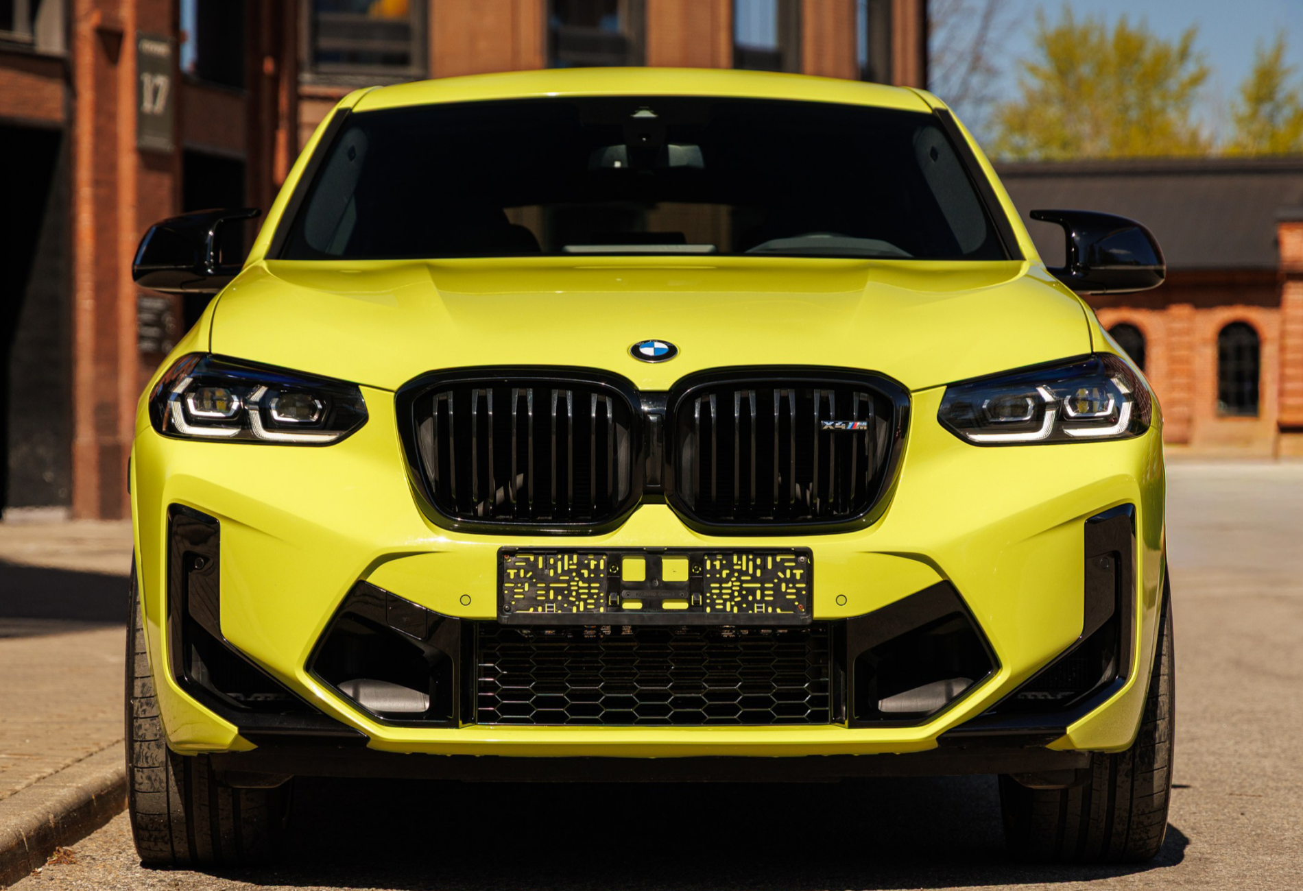 Аренда bmw x4-m премиум класса 2022 года в городе Москва Лермонтовский проспект от 25520 руб./сутки, полный привод, двигатель: бензин, объем 3 литра, каско (Мультидрайв), ОСАГО (Мультидрайв), без водителя, недорого, вид 3 - RentRide