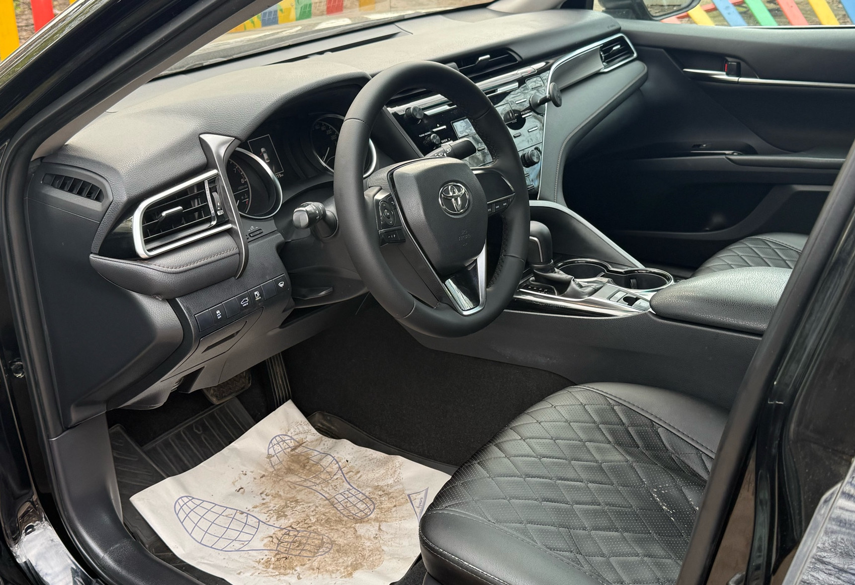 Аренда toyota camry бизнес класса 2021 года в городе Москва Нагорная от 5500 руб./сутки, передний привод, двигатель: бензин, объем 2 литра, каско (Впишу в полис), ОСАГО (Впишу в полис), без водителя, недорого, вид 6 - RentRide