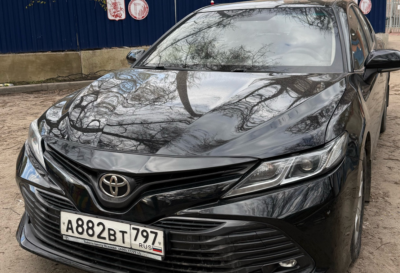 Аренда toyota camry бизнес класса 2021 года в городе Москва Нагорная от 5500 руб./сутки, передний привод, двигатель: бензин, объем 2 литра, каско (Впишу в полис), ОСАГО (Впишу в полис), без водителя, недорого - RentRide
