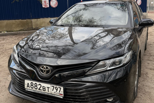 Прокат авто toyota camry бизнес класса 2021 года в городе Москва Нагорная от 5500 руб./сутки, передний привод, двигатель: бензин, объем 2 литра, каско (Впишу в полис), ОСАГО (Впишу в полис), без водителя, недорого - RentRide