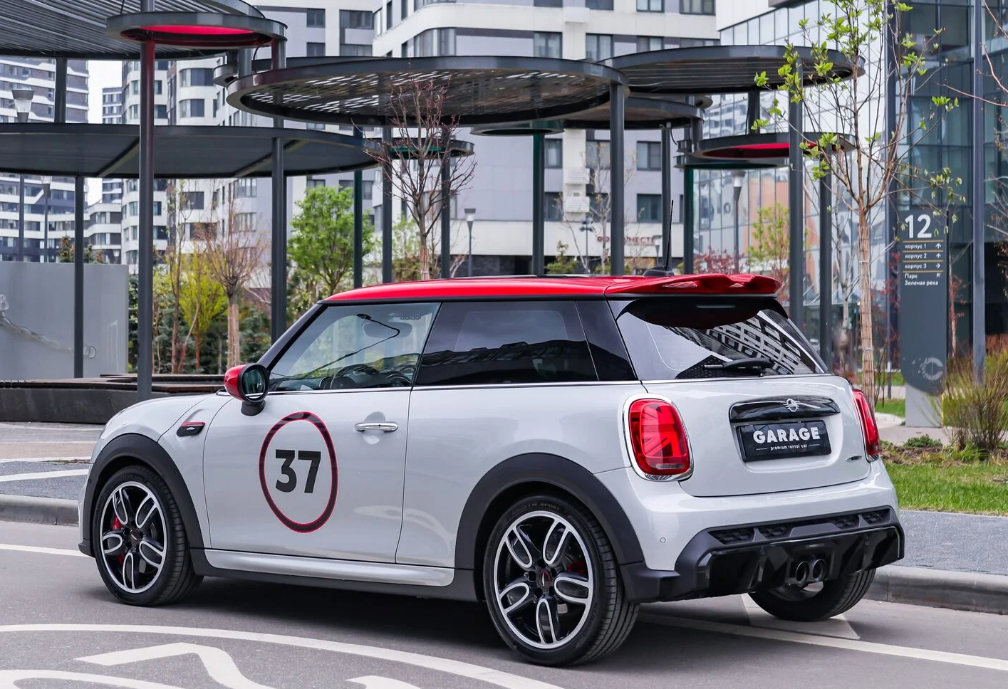 Аренда mini coupe бизнес класса 2021 года в городе Москва Авиамоторная от 10000 руб./сутки, передний привод, двигатель: бензин, объем 2 литра, каско (Мультидрайв), ОСАГО (Мультидрайв), без водителя, недорого, вид 3 - RentRide