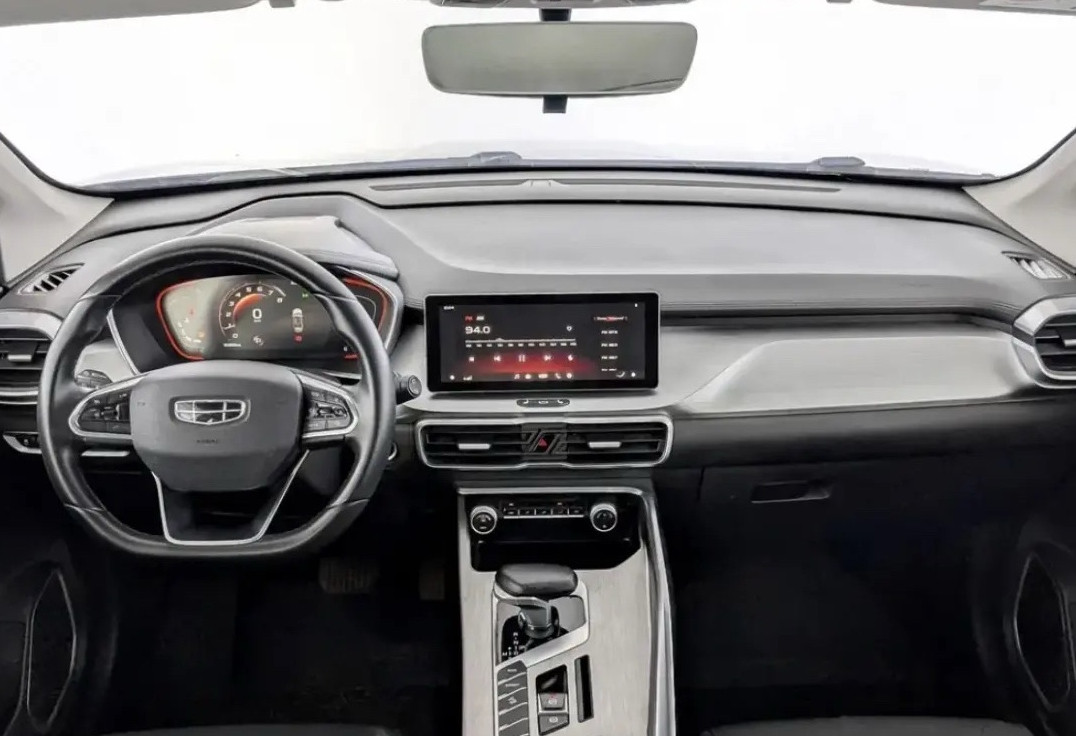Аренда geely coolray комфорт класса 2022 года в городе Москва Бульвар Дмитрия Донского от 3600 руб./сутки, передний привод, двигатель: бензин, объем 1.5 литров, ОСАГО (Мультидрайв), без водителя, недорого, вид 7 - RentRide