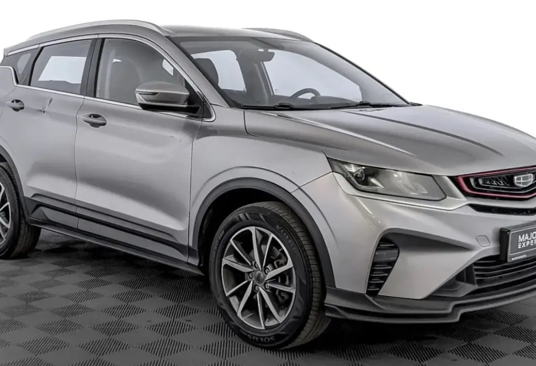 Аренда geely coolray комфорт класса 2022 года в городе Москва Бульвар Дмитрия Донского от 3600 руб./сутки, передний привод, двигатель: бензин, объем 1.5 литров, ОСАГО (Мультидрайв), без водителя, недорого, вид 4 - RentRide