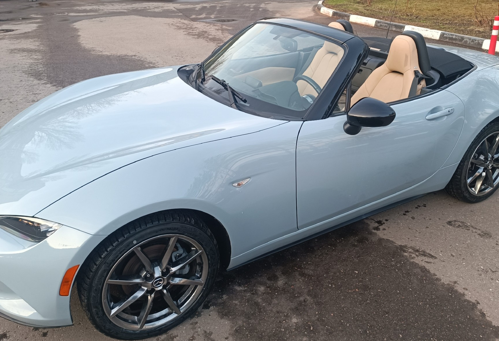 Аренда mazda mx-5 премиум класса 2015 года в городе Москва Ленинский проспект от 9592 руб./сутки, задний привод, двигатель: бензин, объем 2 литра, ОСАГО (Впишу в полис), без водителя, недорого, вид 4 - RentRide