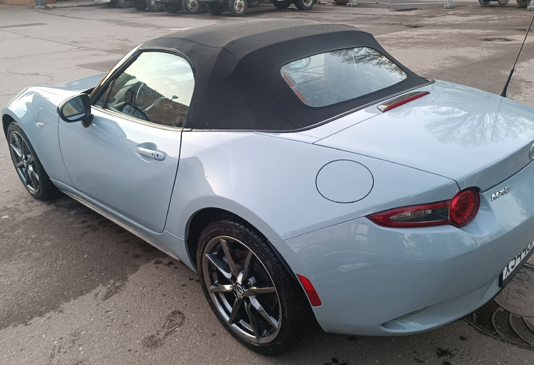 Аренда mazda mx-5 премиум класса 2015 года в городе Москва Ленинский проспект от 9592 руб./сутки, задний привод, двигатель: бензин, объем 2 литра, ОСАГО (Впишу в полис), без водителя, недорого, вид 7 - RentRide